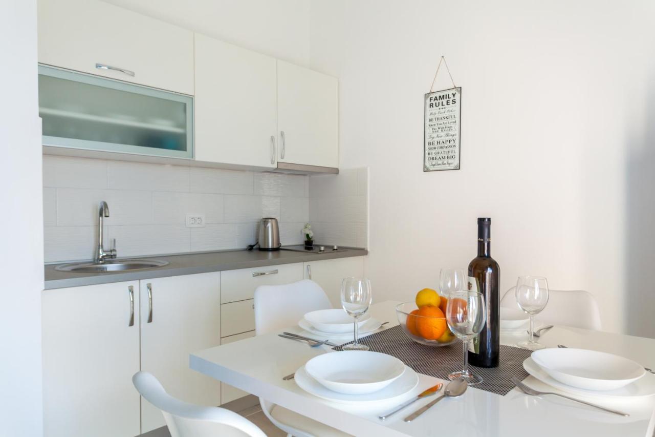 Apartments Didi Omisalj Exterior photo